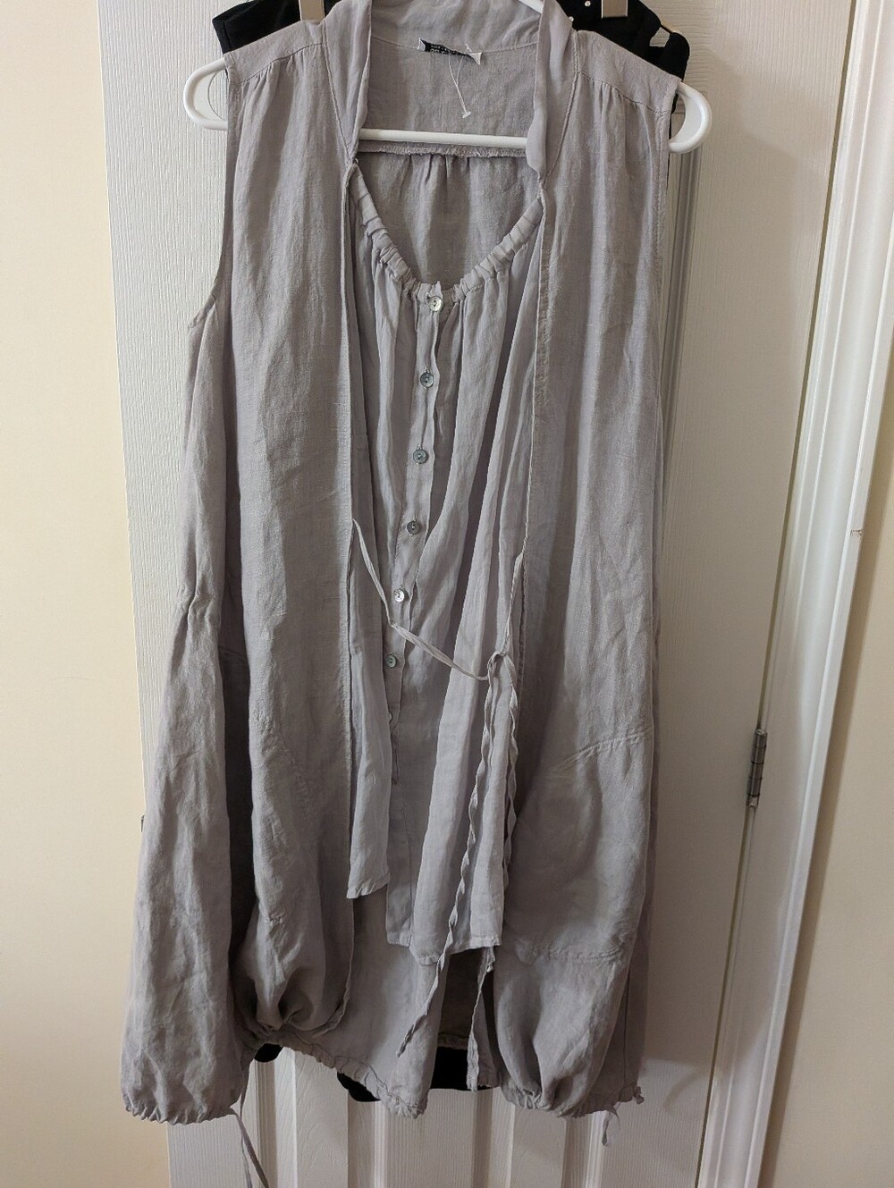 Sleeveless Light Gray Button-Front Tunic 100%linen
